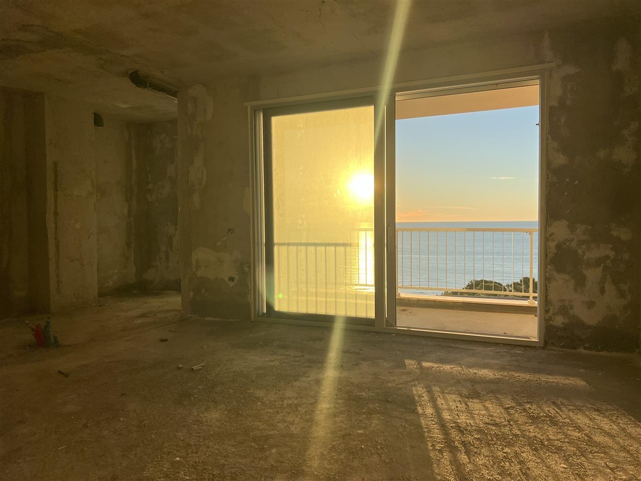 APARTAMENT 3+2 PAMJE BALLORE NGA DETI / FULL VIEW