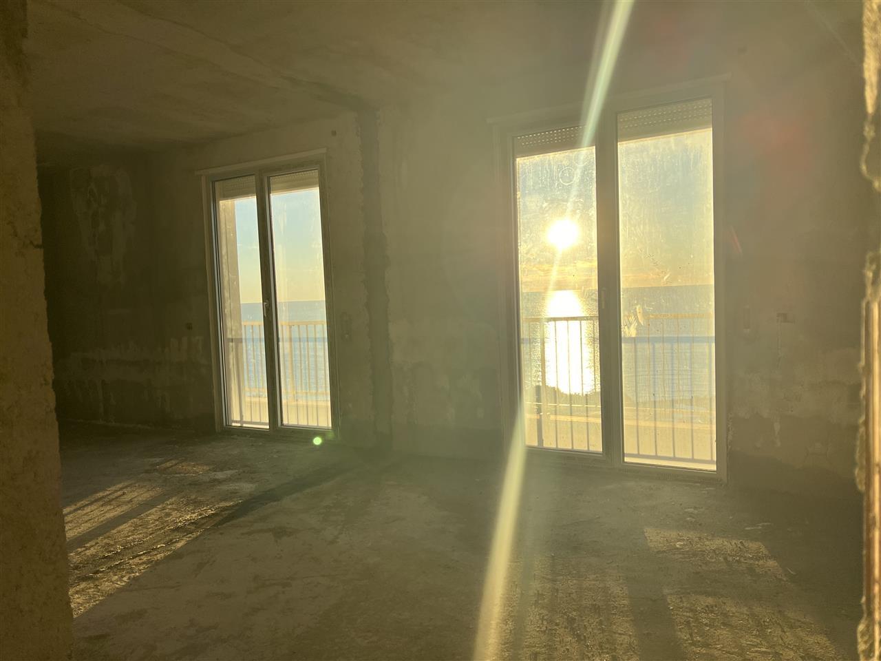 APARTAMENT 3+2 PAMJE BALLORE NGA DETI / FULL VIEW