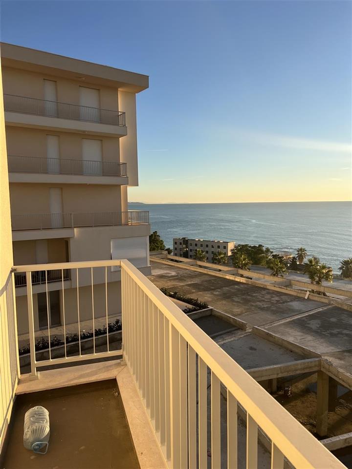 APARTAMENT 3+2 PAMJE BALLORE NGA DETI / FULL VIEW