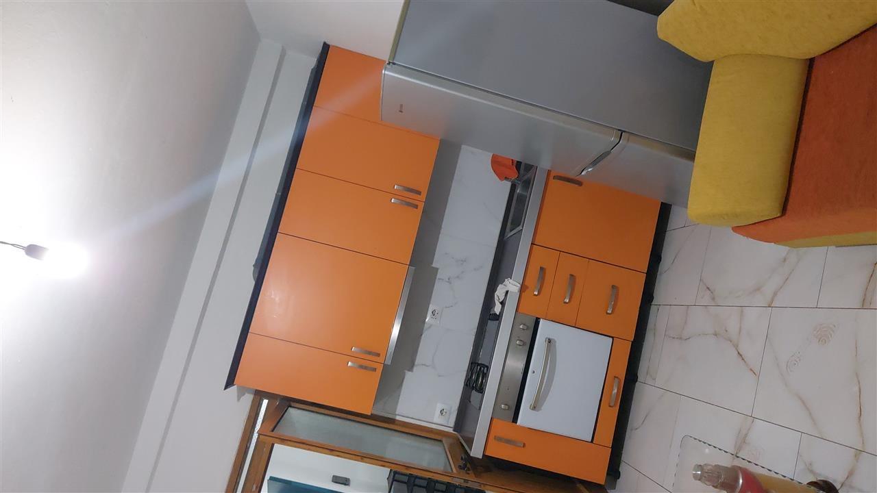 Jepet me qera kati i par i nje vile