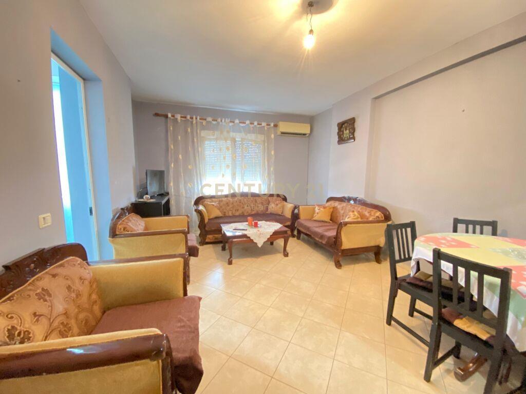 JEPET ME QERA APARTAMENT 2+1 TEK ISH-URT DURRES
