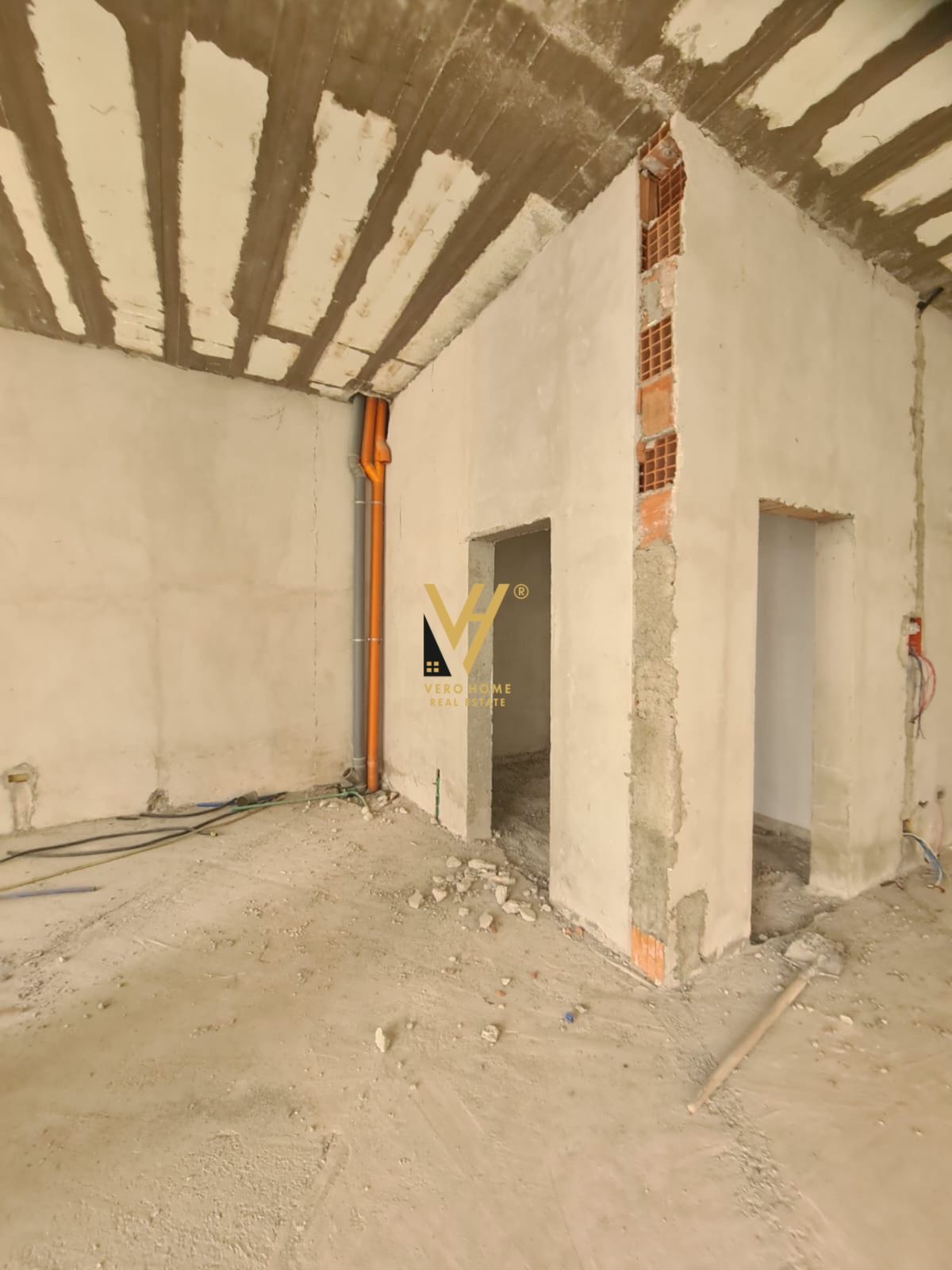 AMBIENT 120 M2 TE LIQENI I THATE 198.000 EURO