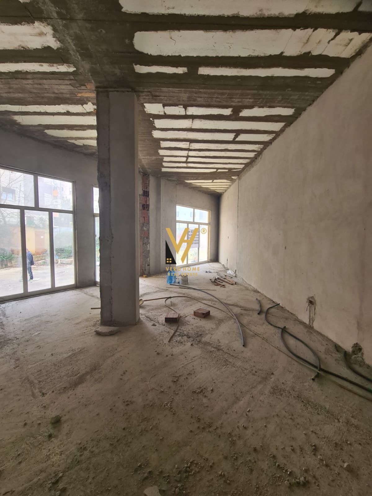 AMBIENT 120 M2 TE LIQENI I THATE 198.000 EURO
