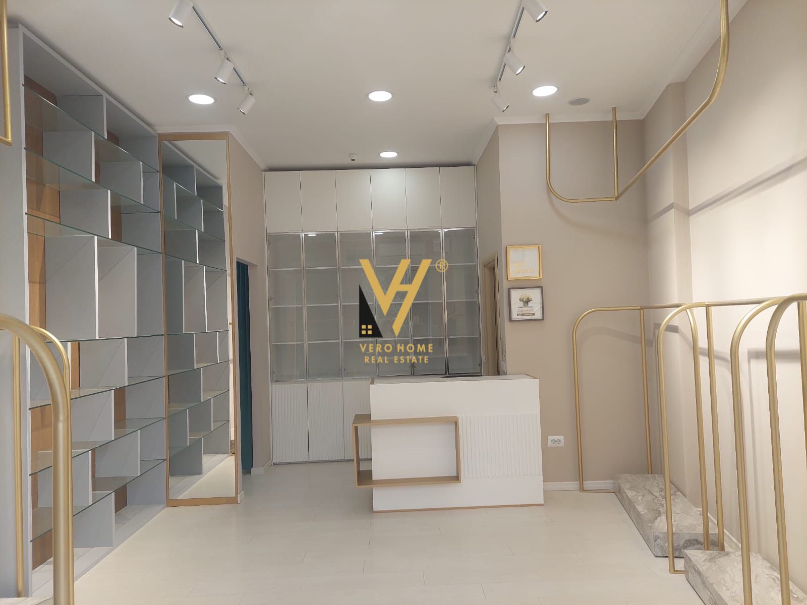 DYQAN 35 M2 TE QYTETI STUDENTI 25.000 LEKE