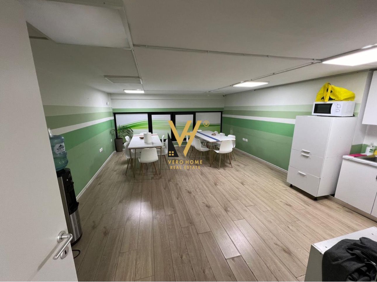 ZYRE 562 M2 ME QERA NE QENDER 7.000 EURO