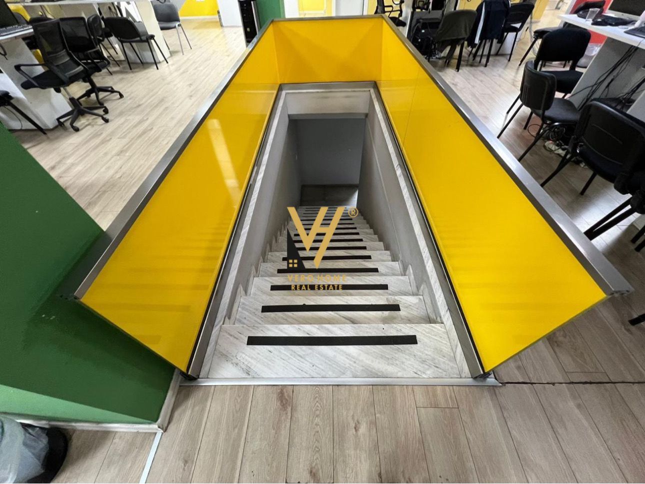 ZYRE 562 M2 ME QERA NE QENDER 7.000 EURO