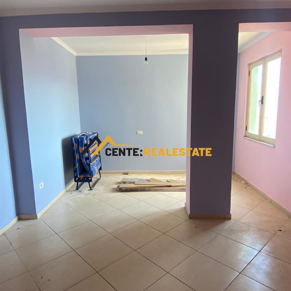 APARTAMENT ME QIRA 2+1 I PA MOBILUAR, ELBASAN.