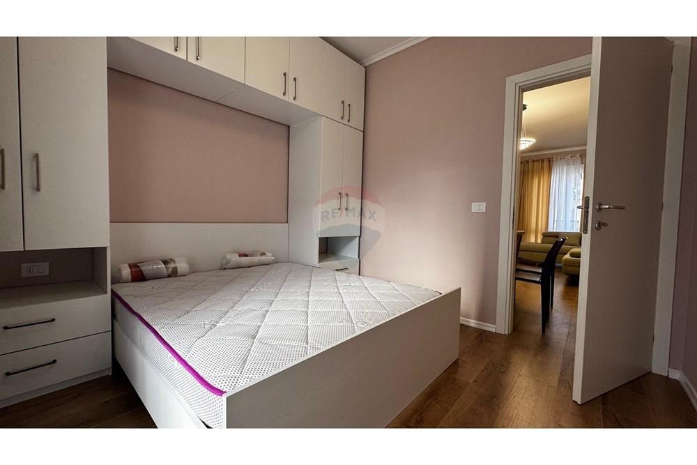 Apartament 1+1 per qira ne Porcelan!