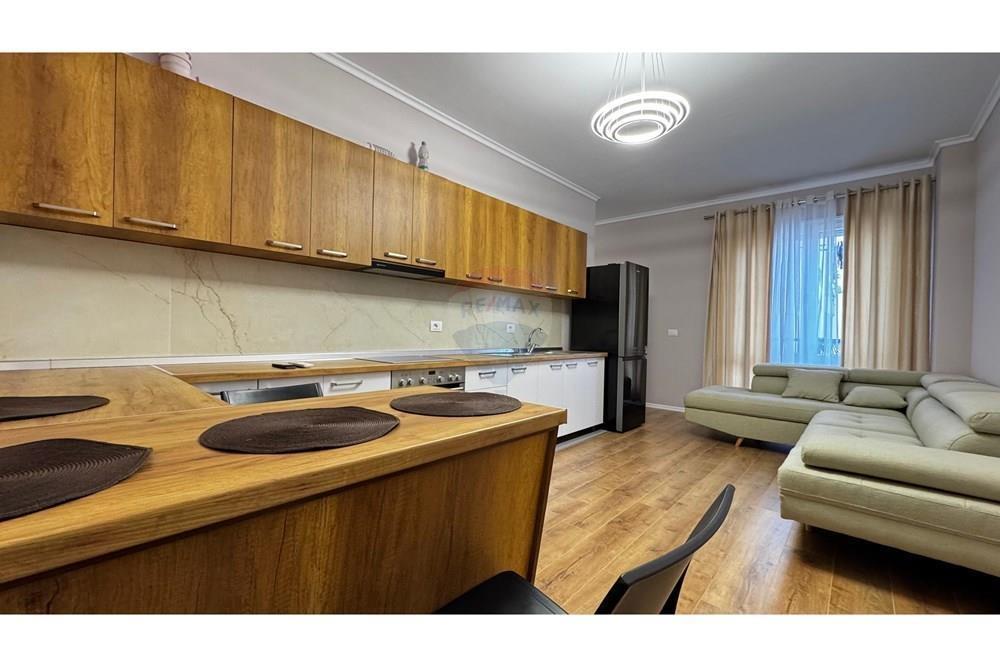 Apartament 1+1 per qira ne Porcelan!