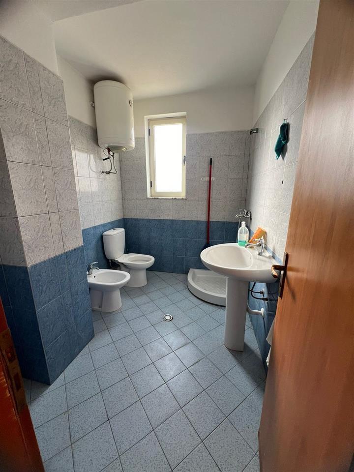 SHITET APARTAMENT 2+1 ME VERANDE TEK GJYKATA !