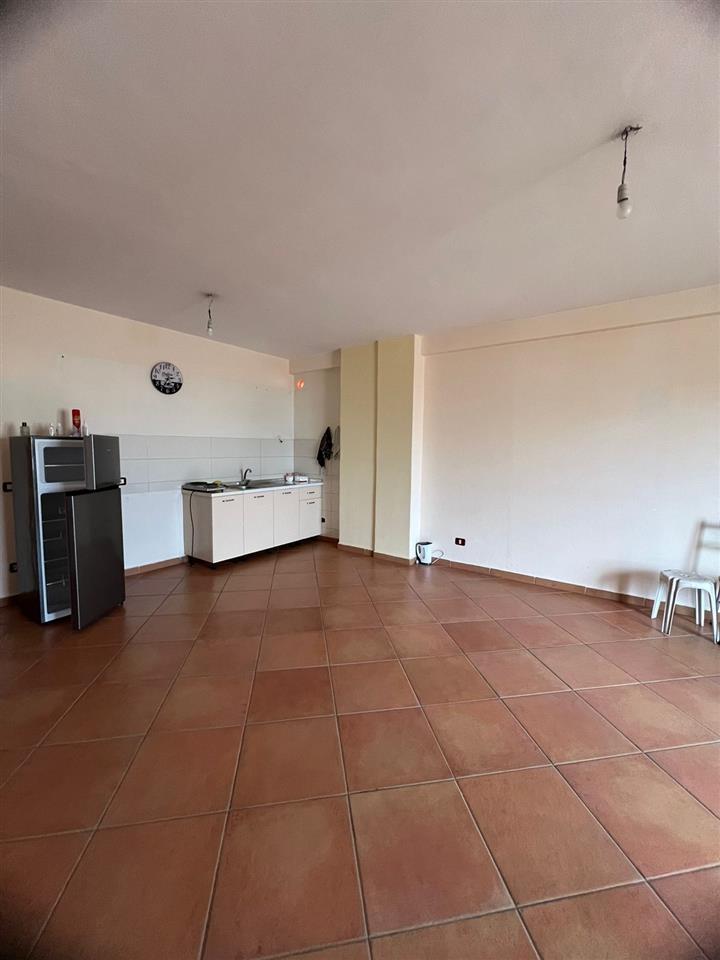 SHITET APARTAMENT 2+1 ME VERANDE TEK GJYKATA !