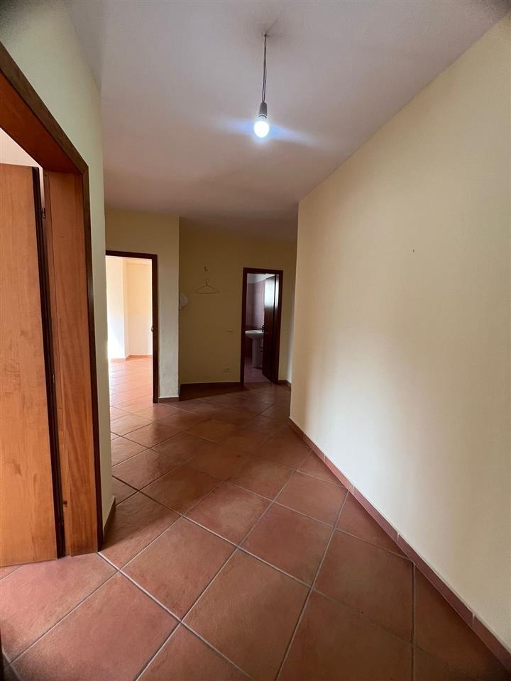 SHITET APARTAMENT 2+1 ME VERANDE TEK GJYKATA !