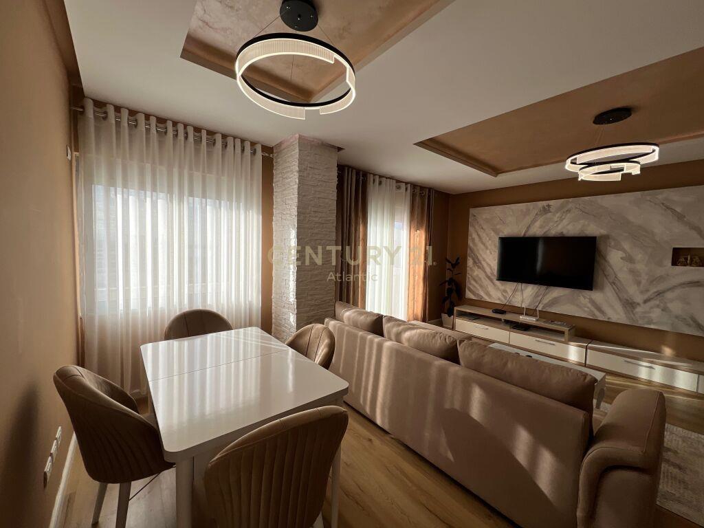 Super Apartament 2+1 Per Qira, Stacioni I Trenit , Durres