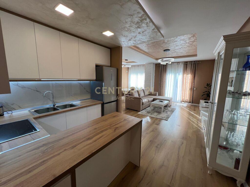 Super Apartament 2+1 Per Qira, Stacioni I Trenit , Durres