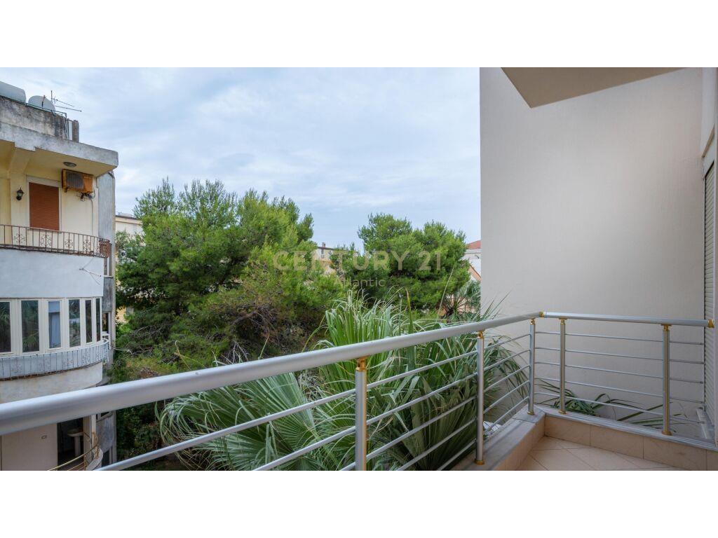 JEPET APARTAMENT 1+1 ME QERA NE PLAZH HEKURUDHA PRAN DETIT !