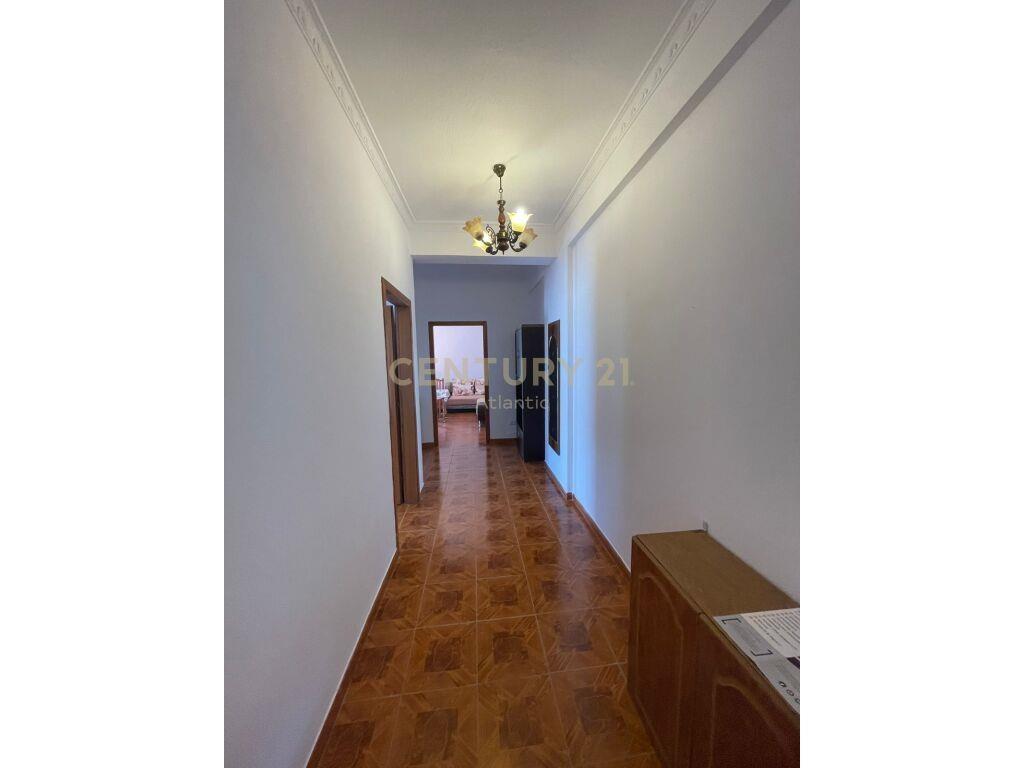 APARTAMENT 1+1 ME QIRA NE PLAZH RROTA KUQE ME PAMJE DETI