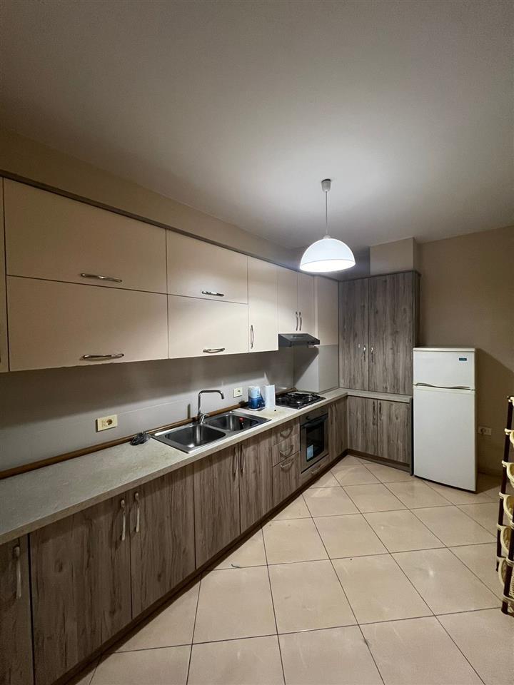 Apartament 3+1+2 per qira bosh