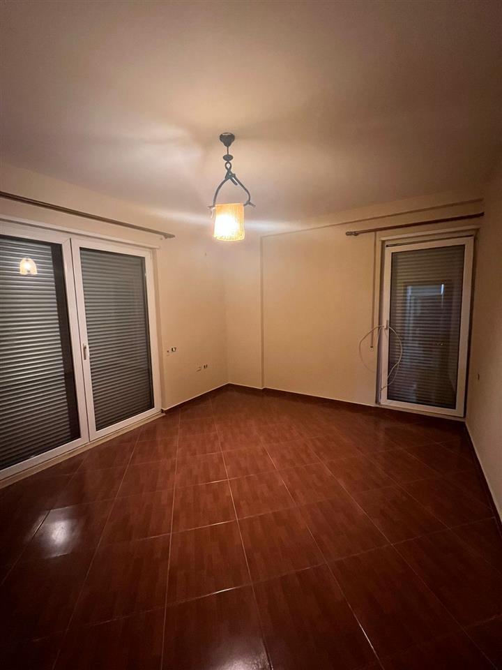 Apartament 3+1+2 per qira bosh