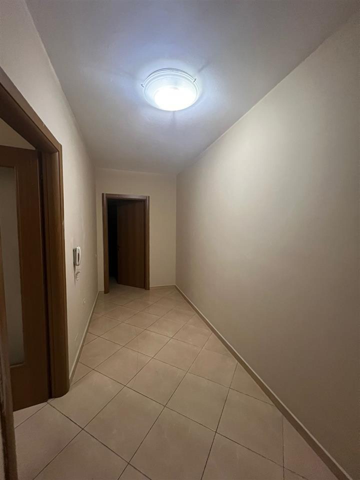 Apartament 3+1+2 per qira bosh