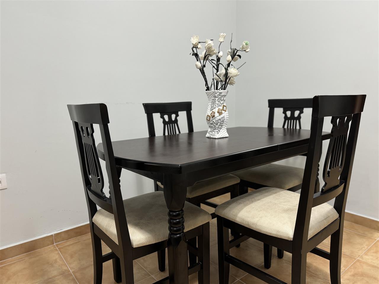 JEPET APARTAMENT 1+1 ME QERA DITORE NE LUNGOMARE,VLORË