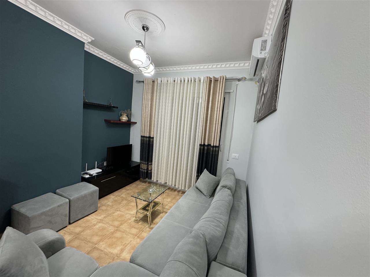 JEPET APARTAMENT 1+1 ME QERA DITORE NE LUNGOMARE,VLORË