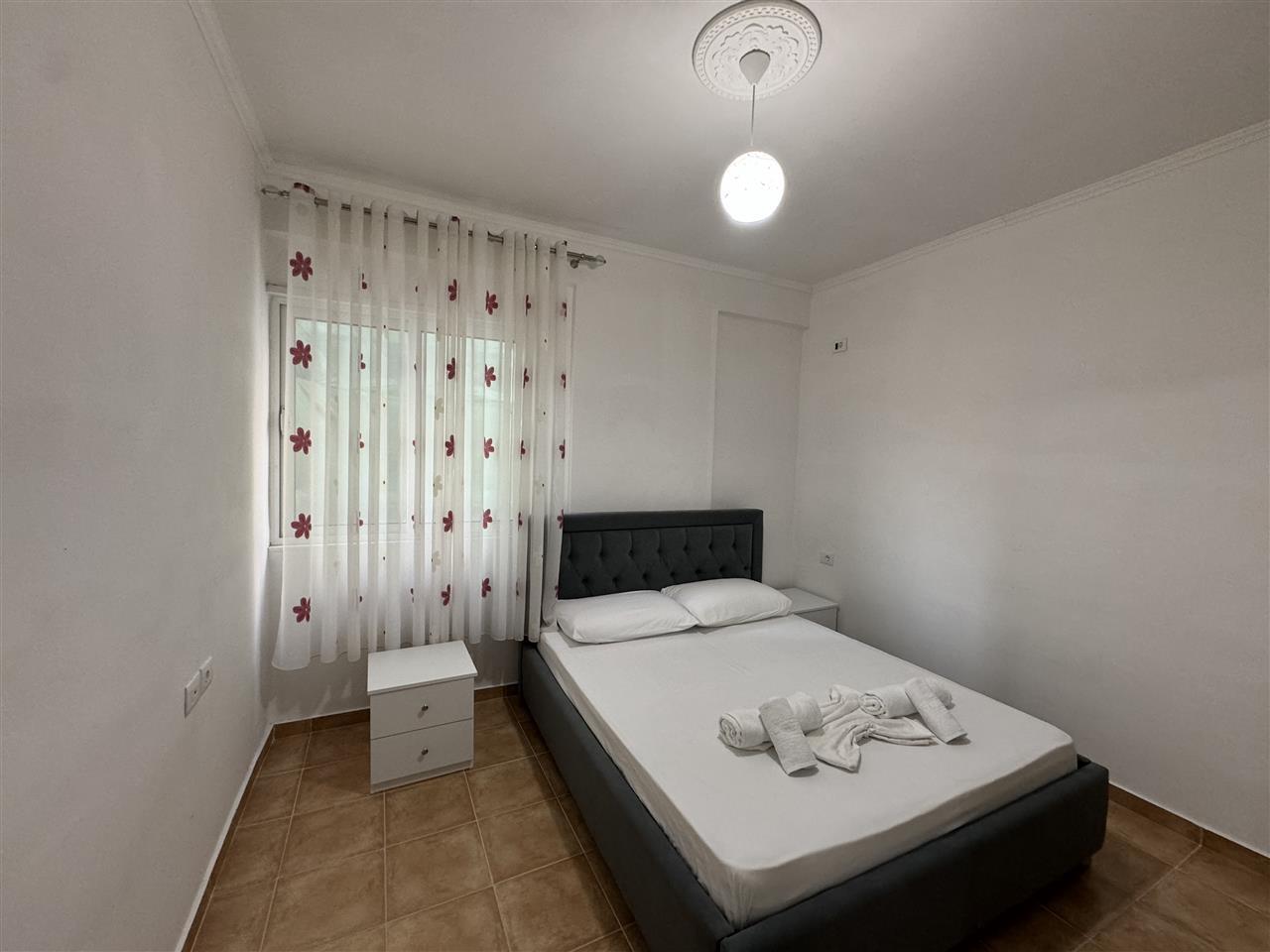 JEPET APARTAMENT 1+1 ME QERA DITORE NE LUNGOMARE,VLORË