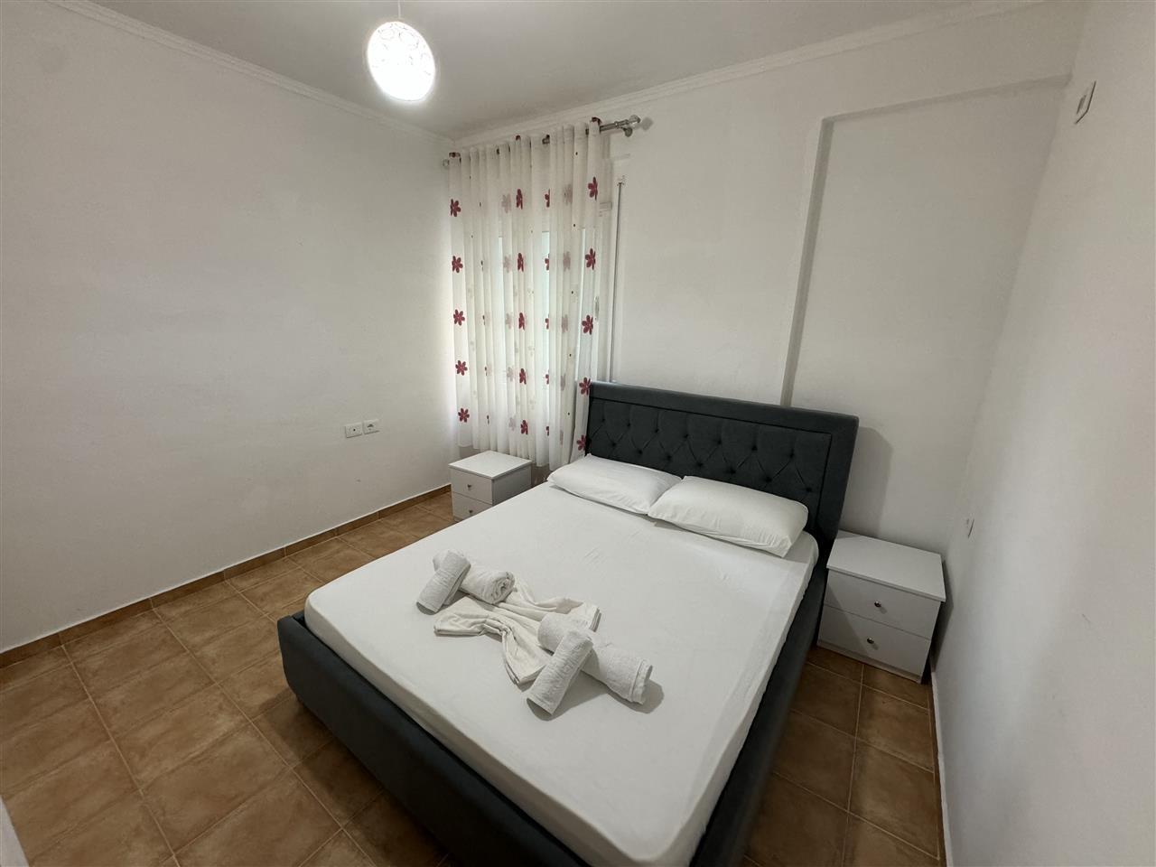JEPET APARTAMENT 1+1 ME QERA DITORE NE LUNGOMARE,VLORË