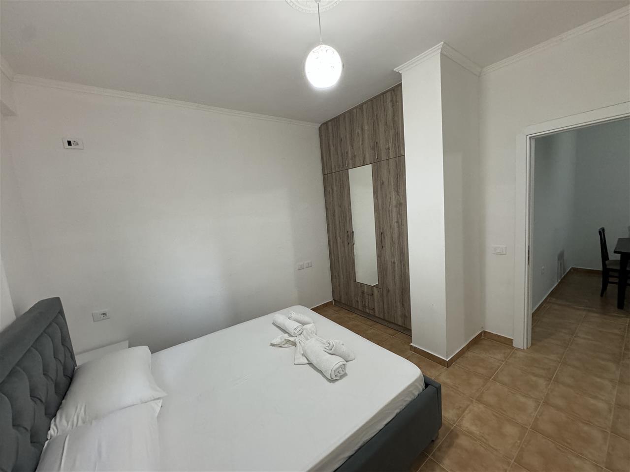JEPET APARTAMENT 1+1 ME QERA DITORE NE LUNGOMARE,VLORË
