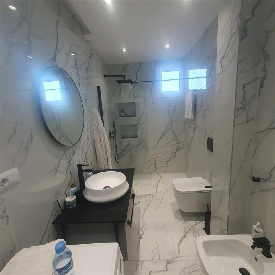 Apartament me qera 2+1 prane Portit Vlore