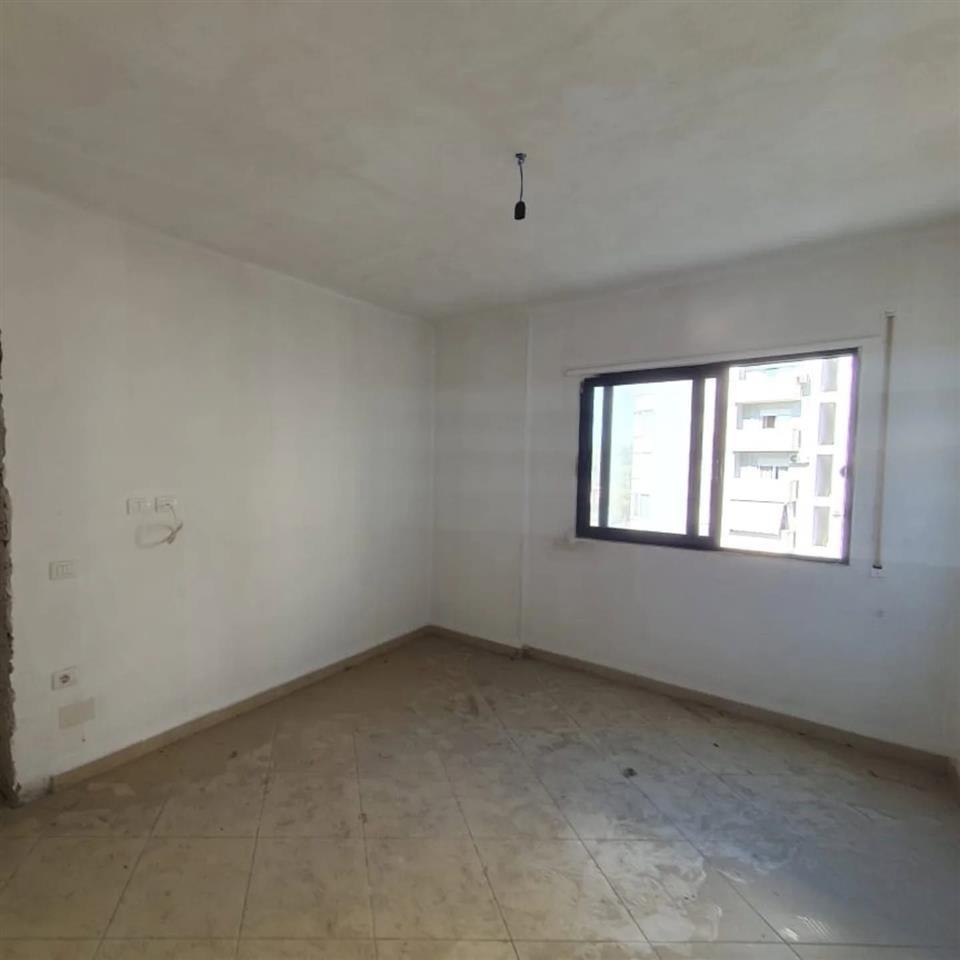 Apartament ne shitje 2+1 ne Transballkanike Vlore