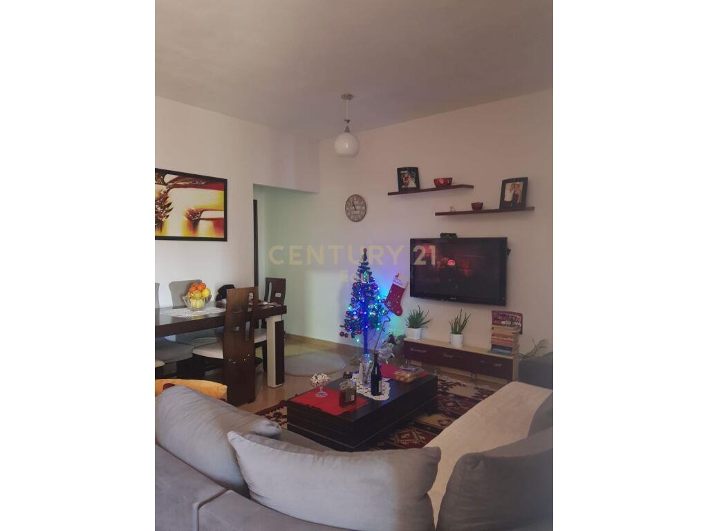 JEPET ME QIRA APARTAMENT 1+1 TEK KAZAZI NE DURRES !