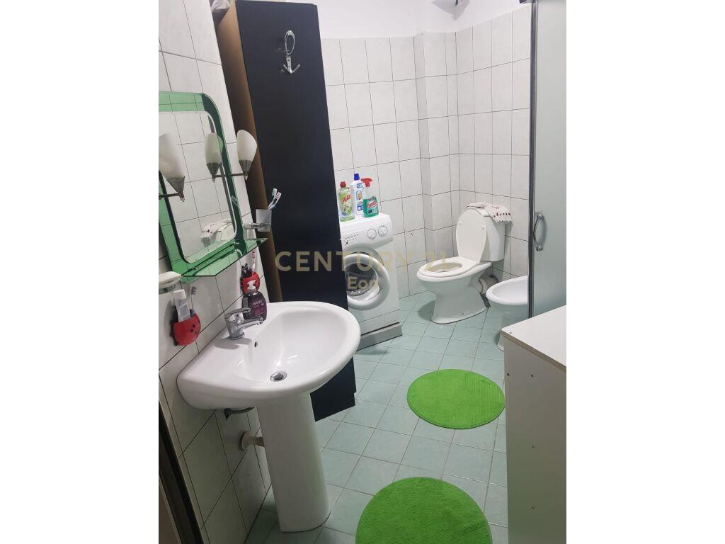 JEPET ME QIRA APARTAMENT 1+1 TEK KAZAZI NE DURRES !