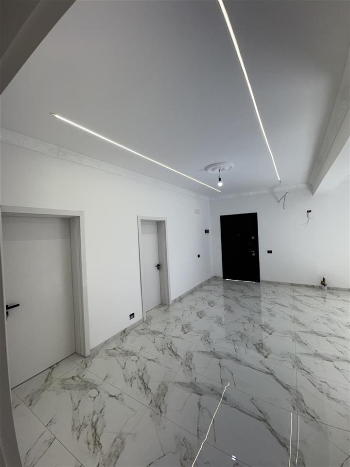 Shitet shtepi private