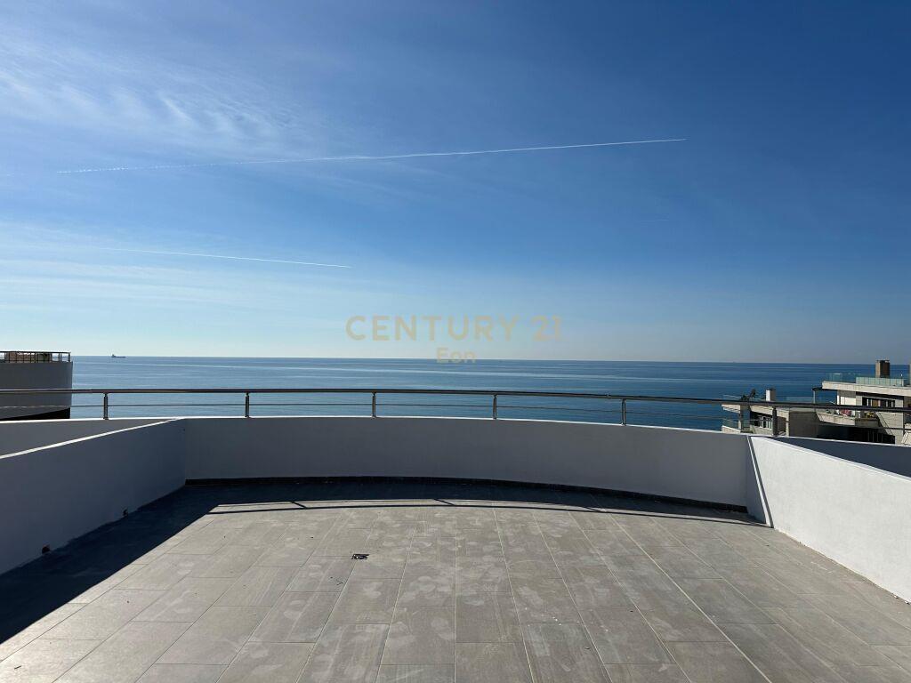 SHITET PAPAFINGO 1+1 me 52.6m2 verande me pamje deti!