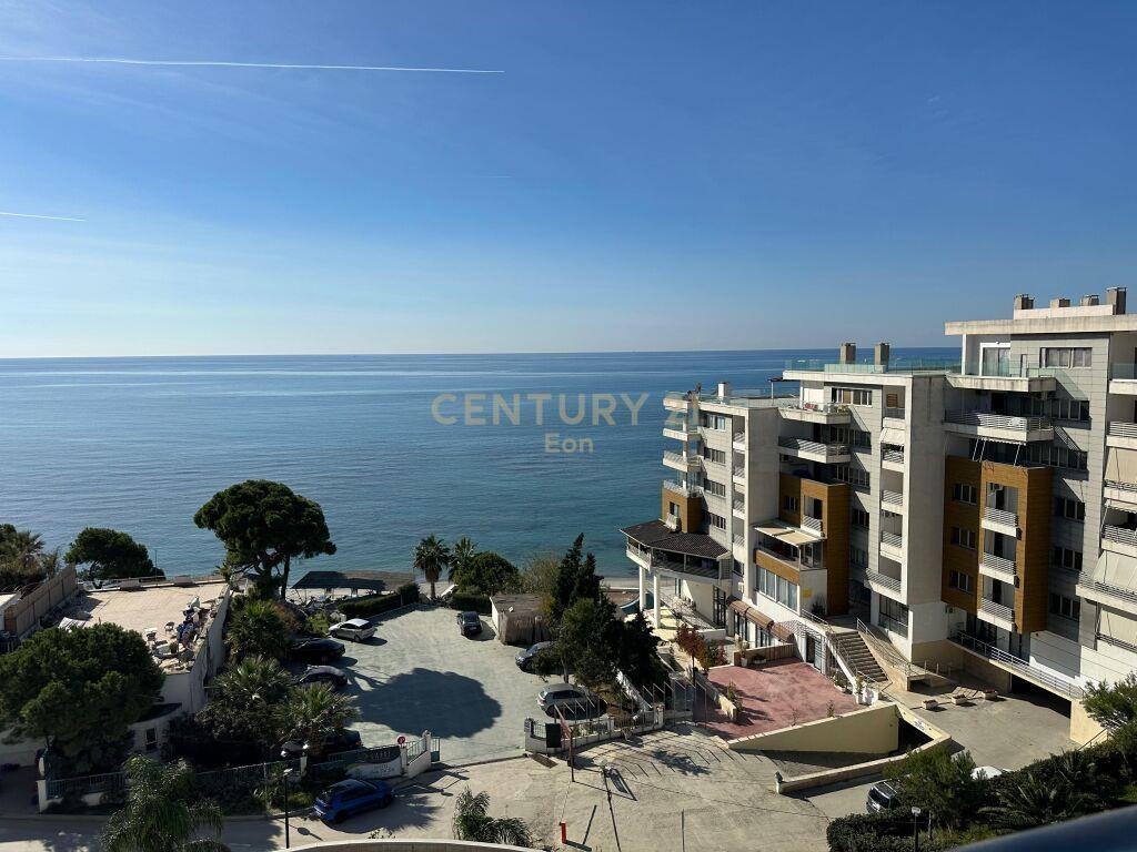 SHITET PAPAFINGO 1+1 me 52.6m2 verande me pamje deti!