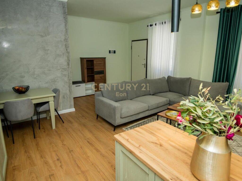 JEPET ME QERA APARTAMEN 2+1 ME POST PARKIMI !