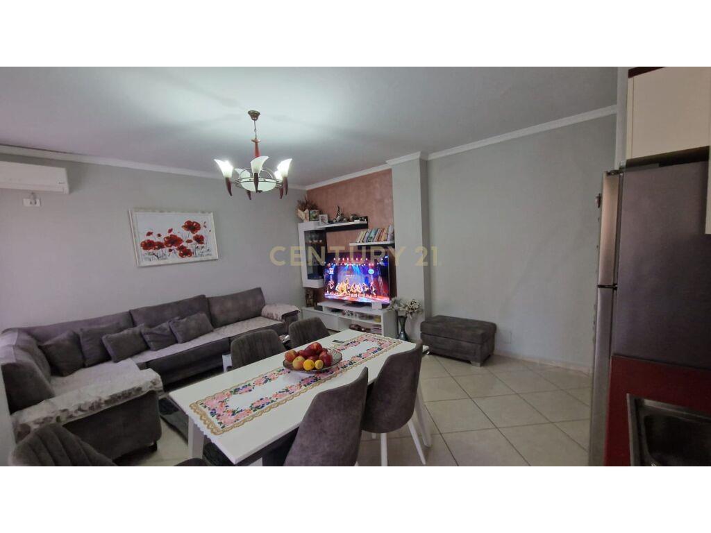 SHITET APARTAMENT 2+1 PRANE DREJTORISE SE POLICISE, DURRES!!