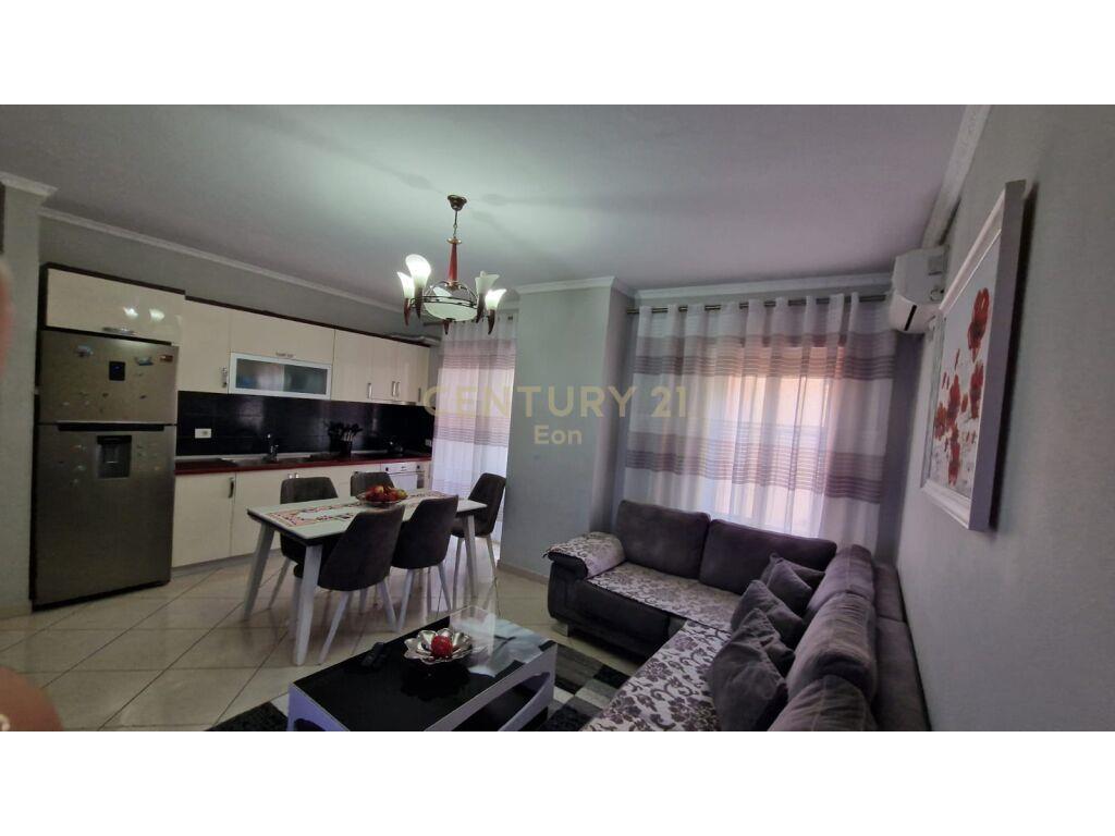 SHITET APARTAMENT 2+1 PRANE DREJTORISE SE POLICISE, DURRES!!