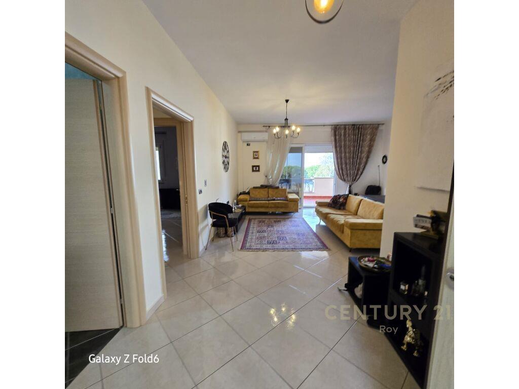 SHITET APARTAMENT 2+1+2 ME PAMJE DETI NE GOLEM 70M LARG PLAZ