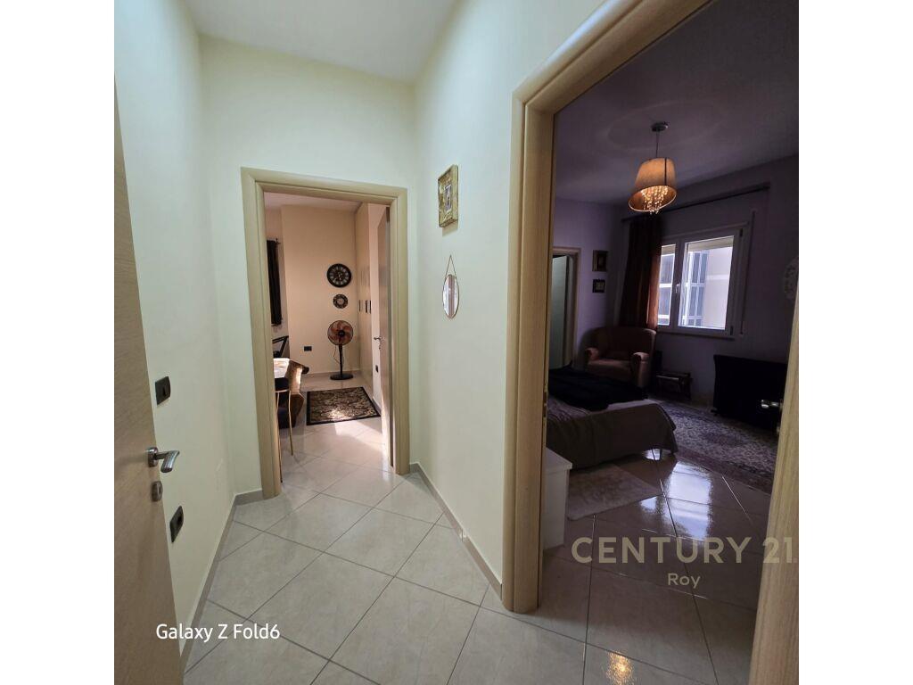 SHITET APARTAMENT 2+1+2 ME PAMJE DETI NE GOLEM 70M LARG PLAZ