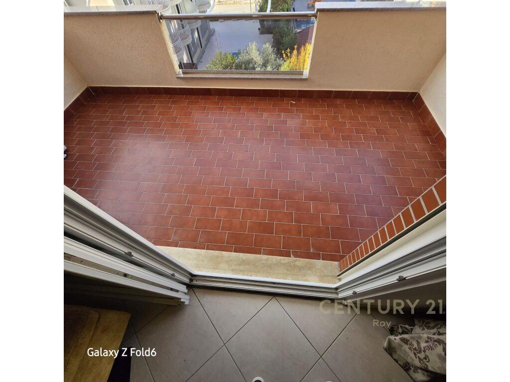 SHITET APARTAMENT 2+1+2 ME PAMJE DETI NE GOLEM 70M LARG PLAZ
