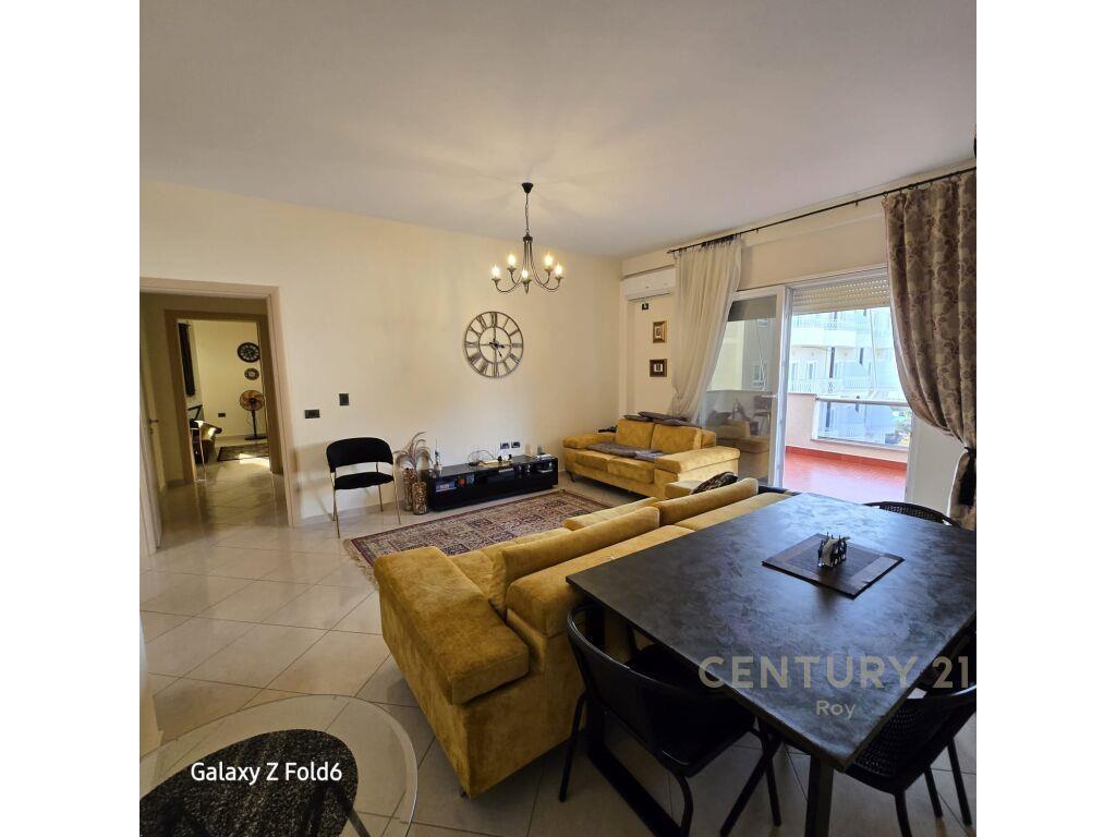 SHITET APARTAMENT 2+1+2 ME PAMJE DETI NE GOLEM 70M LARG PLAZ