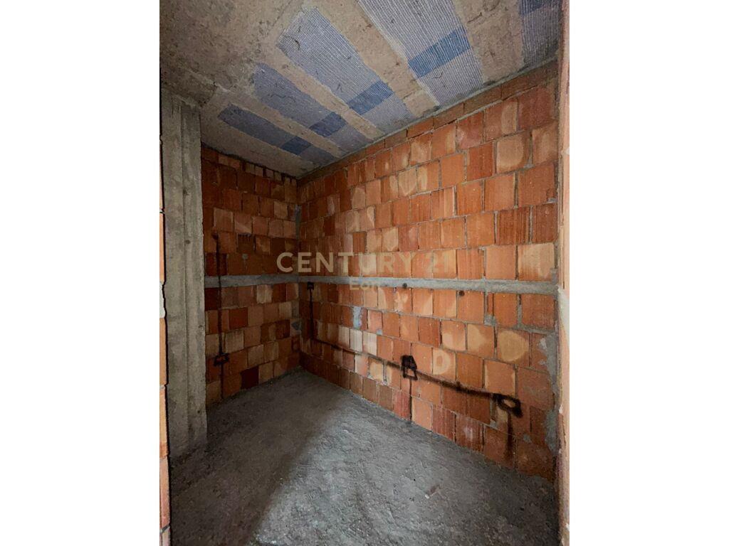 EXCLUZIVE SHITET APARTAMENT 1+1 NE GOLEM , 100M NGA DETI !