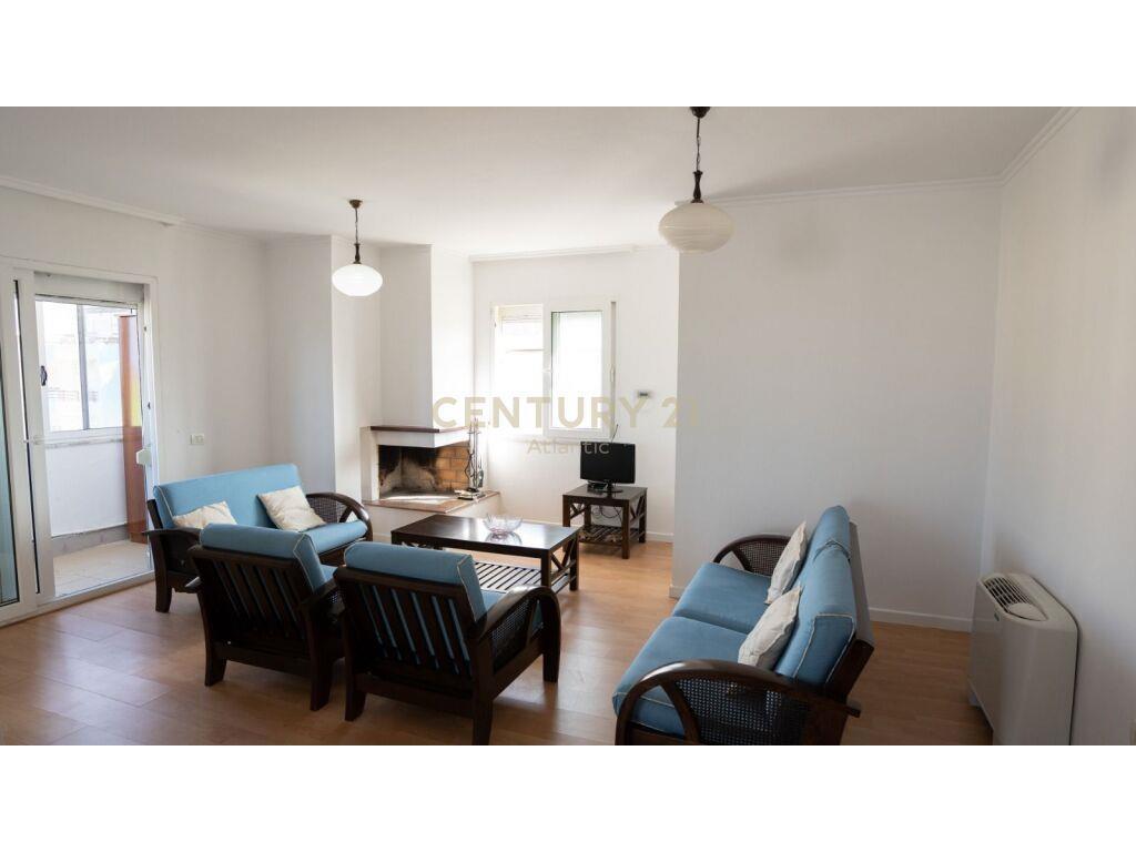 SHITET APARTAMENT 2+1+2+VERANDE ME PAMJE DETI NE PLAZH ILIRI