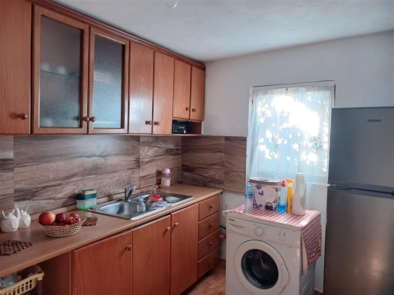 shtëpi në fshatin gështenjas pogradec