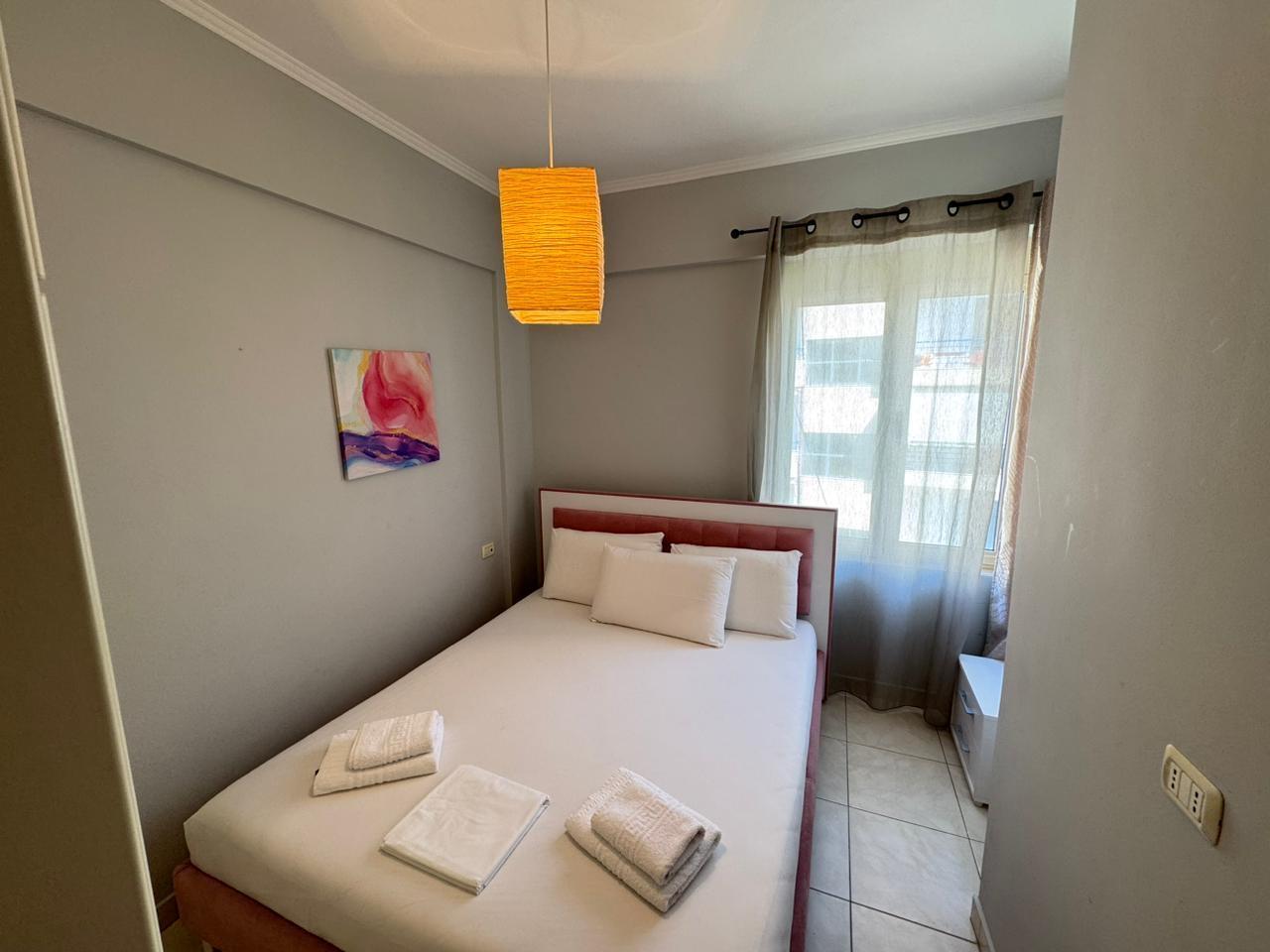 Shitet apartament 1+1 me pamje nga deti