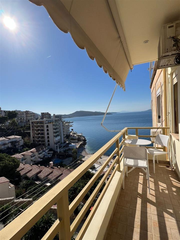 Shitet apartament 1+1 me pamje nga deti