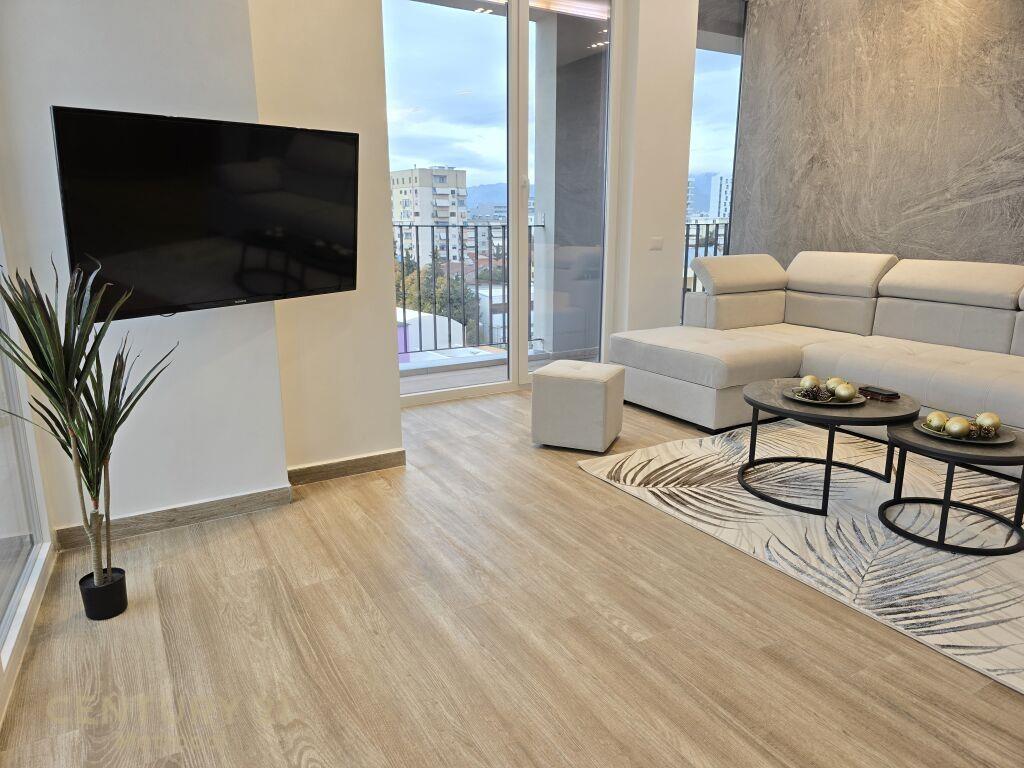 Japim me qira apartament 2+1+2 +post parkimi prane Pazarit t