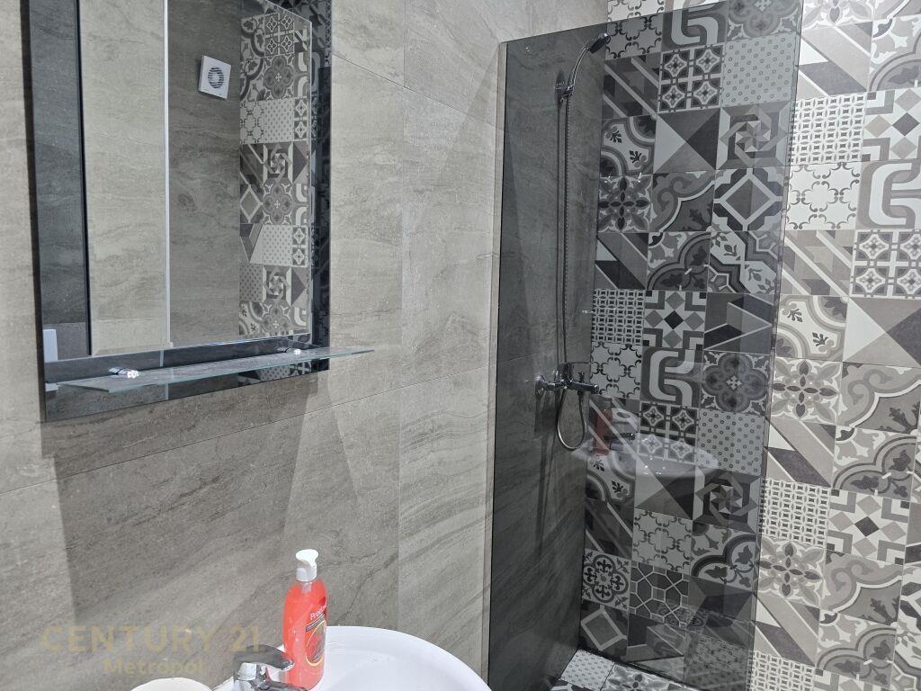 Japim me qira apartament 2+1+2 +pp tek Pazarit te Ri !Metr