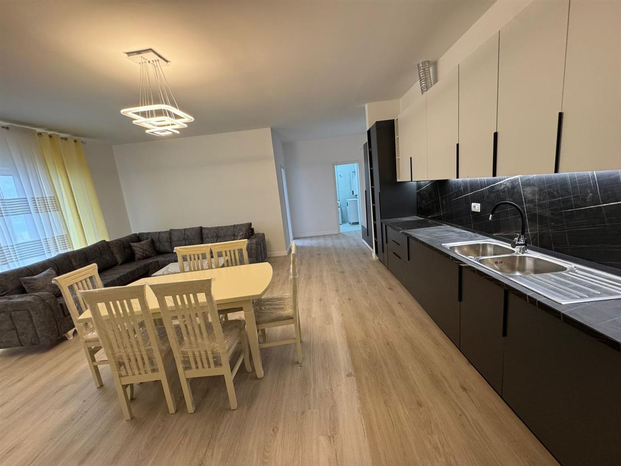 Apartament me qira| Pamje deti| 500
